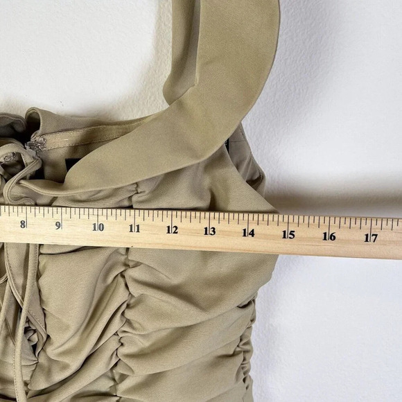 Lavish Alice Women’s Jumpsuit Size 8 Beige Wide Leg Business Formal Occassion - Picture 9 of 10